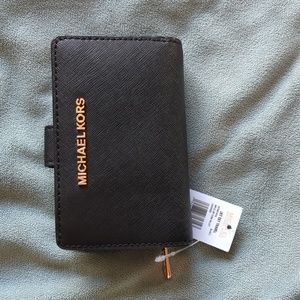Michael Kors Jet Set Travel Wallet NWT